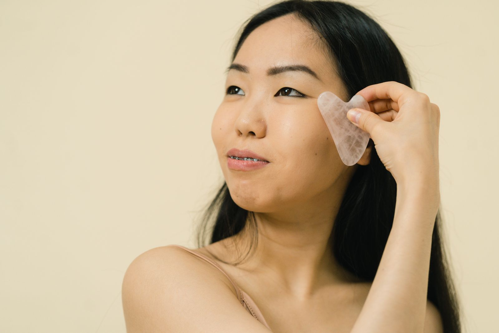 Tør Gua Sha ansigtsbehandling